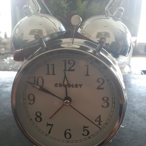 GORGEOUS VTG Crosley Twin Analog Alarm Clock.